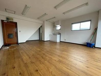 現テナント入居前の内装です